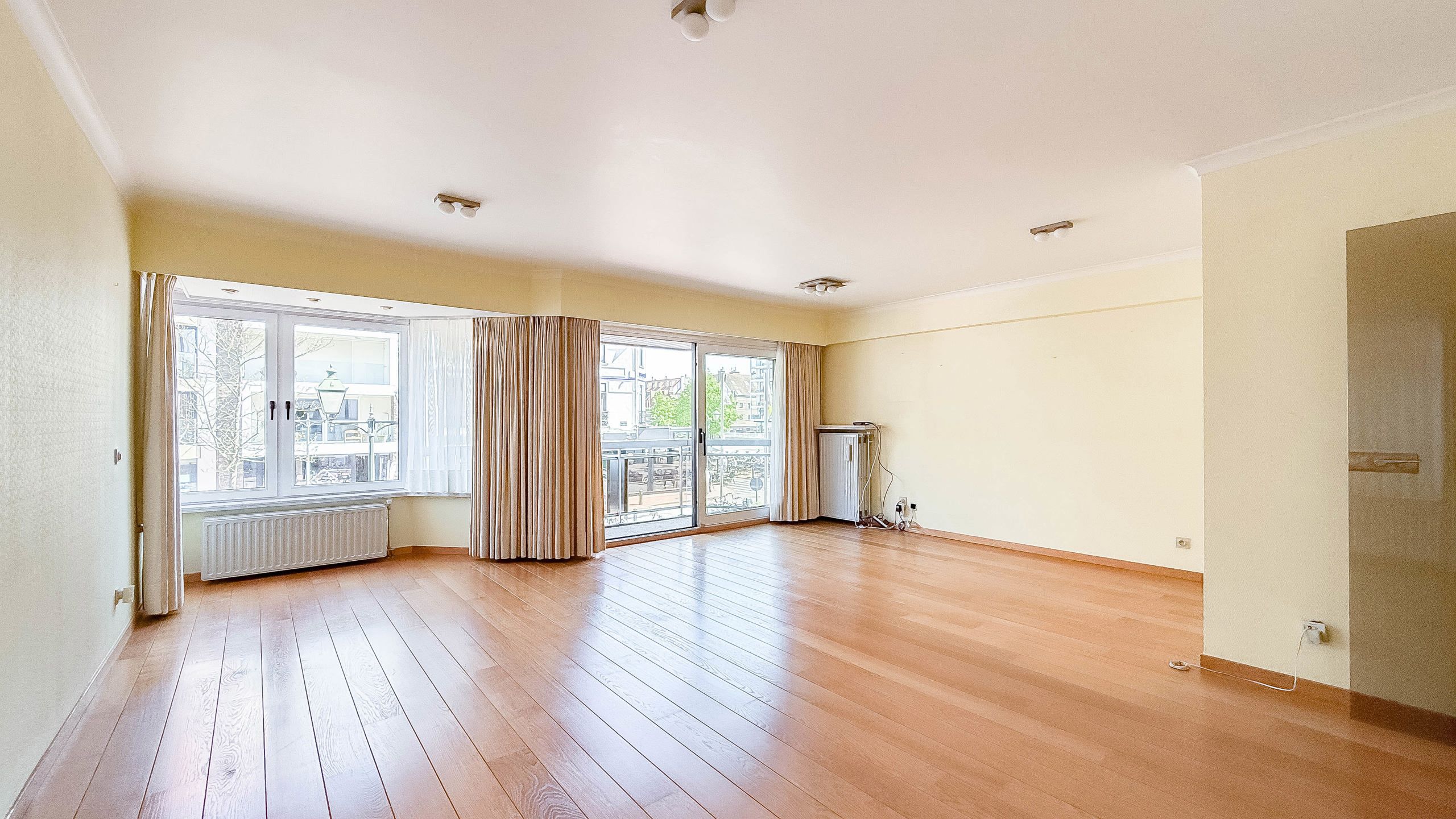 Ruim HOEKAPPARTEMENT met groot terras, op de Lippenslaan... foto 5