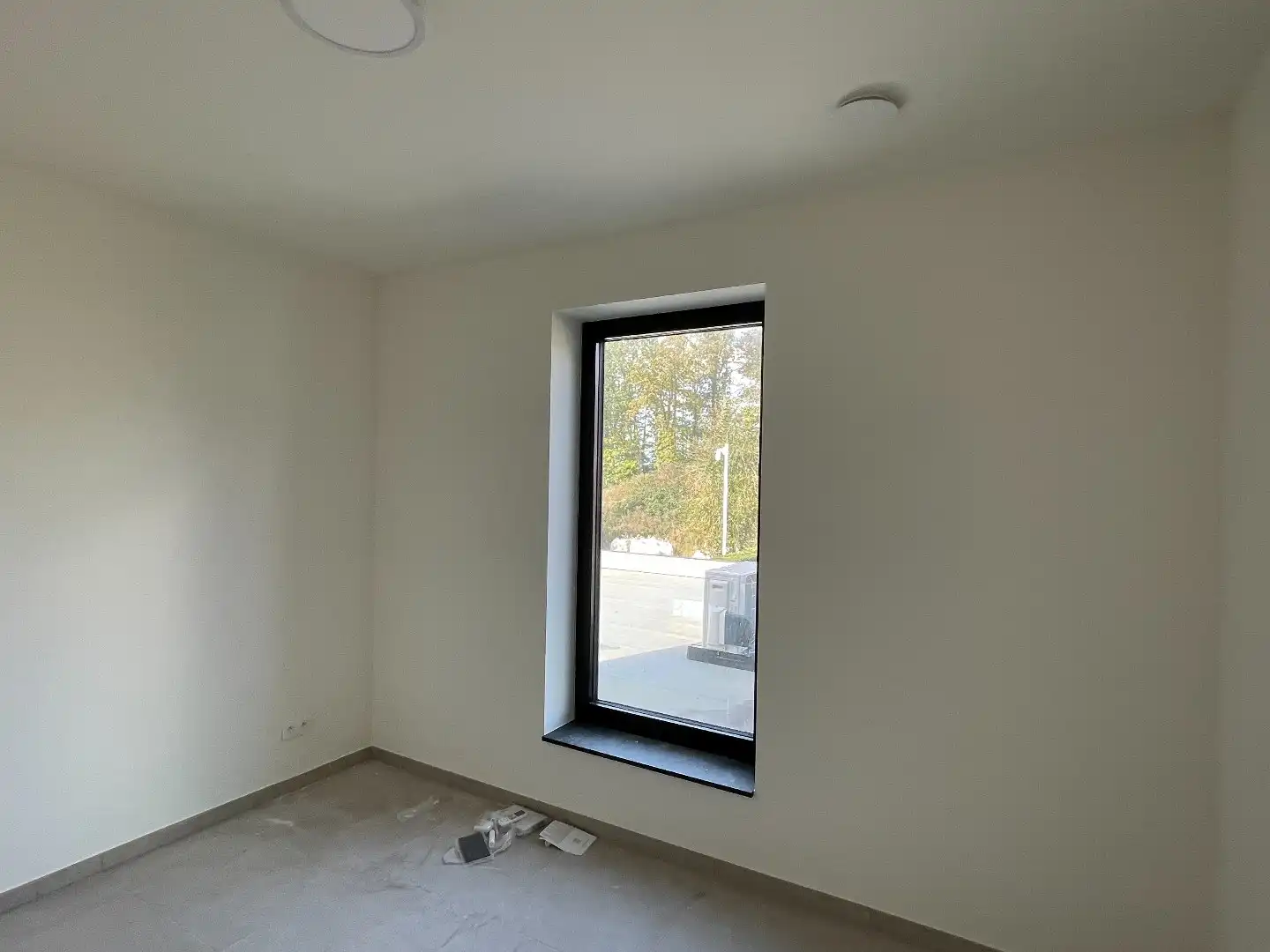 Nieuwbouwwoning met 3 slaapkamers inpandige garage , terras en tuin  foto 23