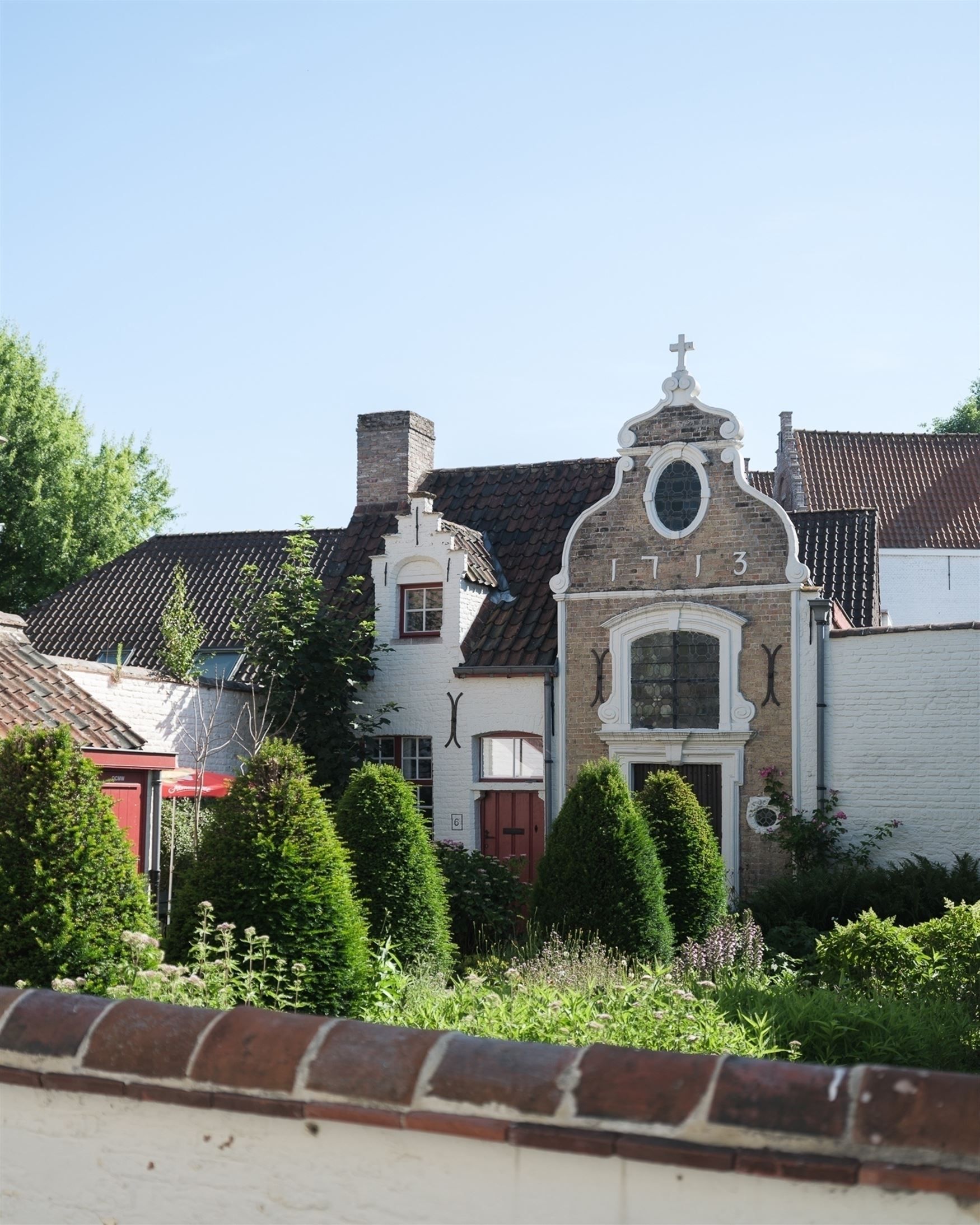 Karakterwoning in hartje Brugge foto 17