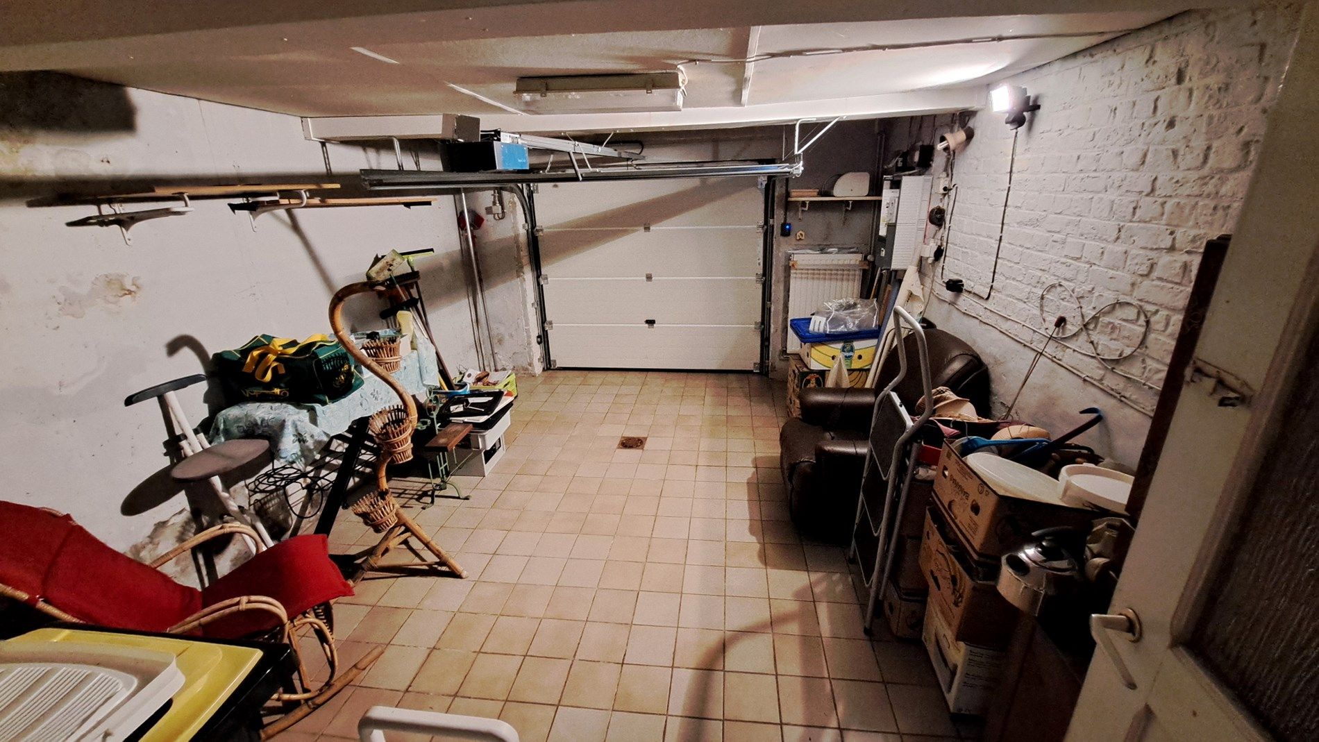 Rustig gelegen woning met garage omgeven door groen foto 17