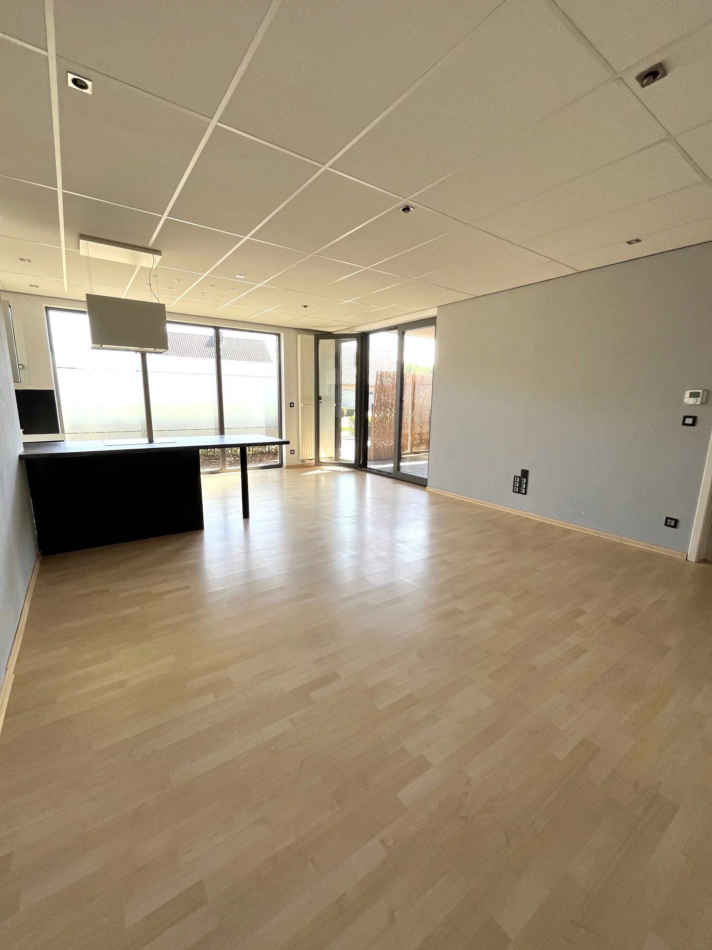 Instapklaar handelspand met aanpalend 1 slaapkamer appartement foto 14