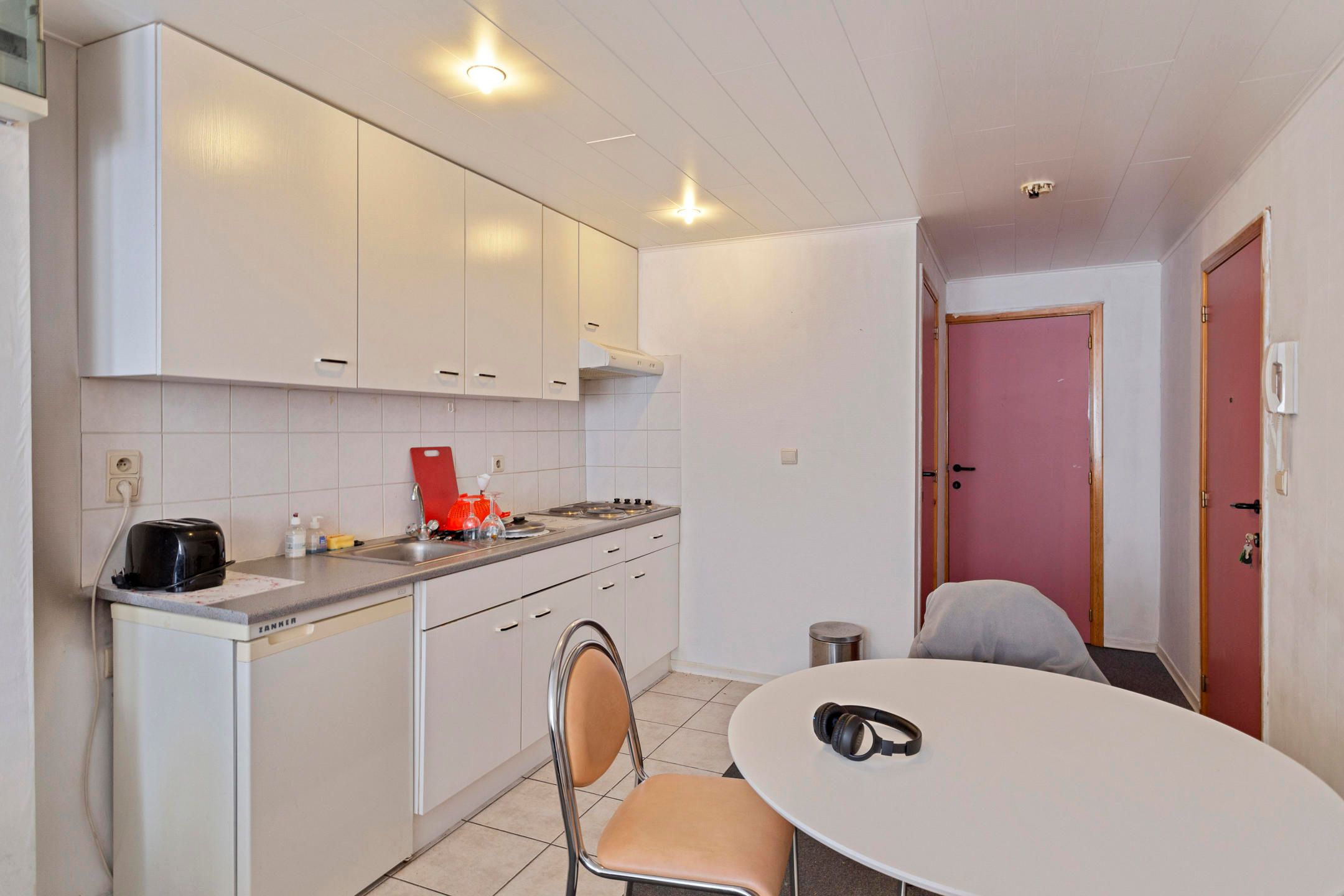 Appartement op de eerste verdieping gelegen in het centrum! foto 6