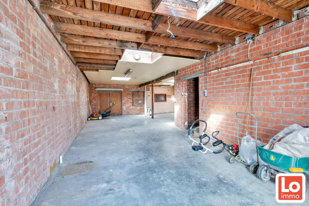 Prachtige eigendom op 1774m² met ruime garage/magazijn en 5 slaapkamers foto 26