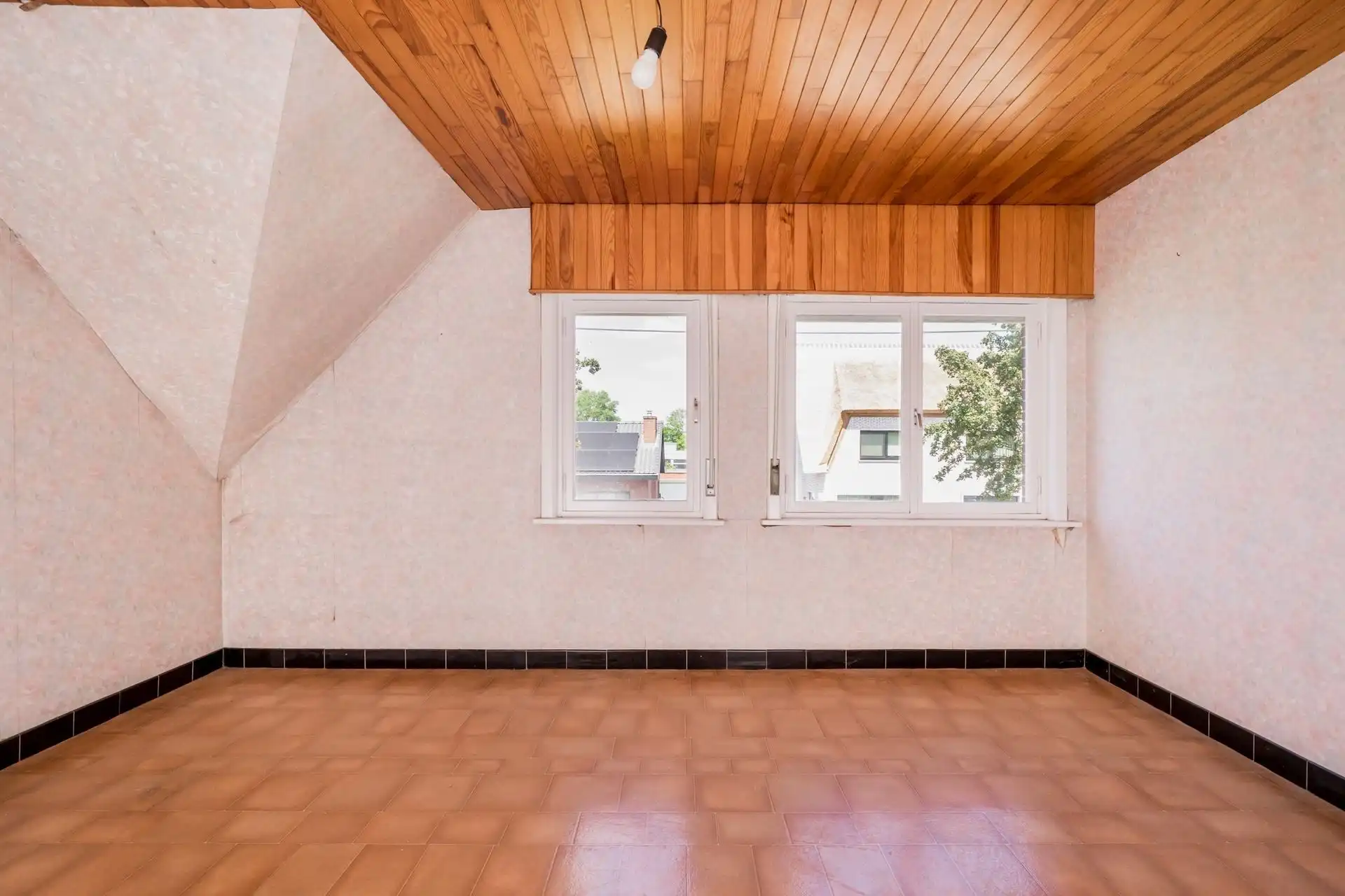Te renoveren woning op toplocatie! foto 18