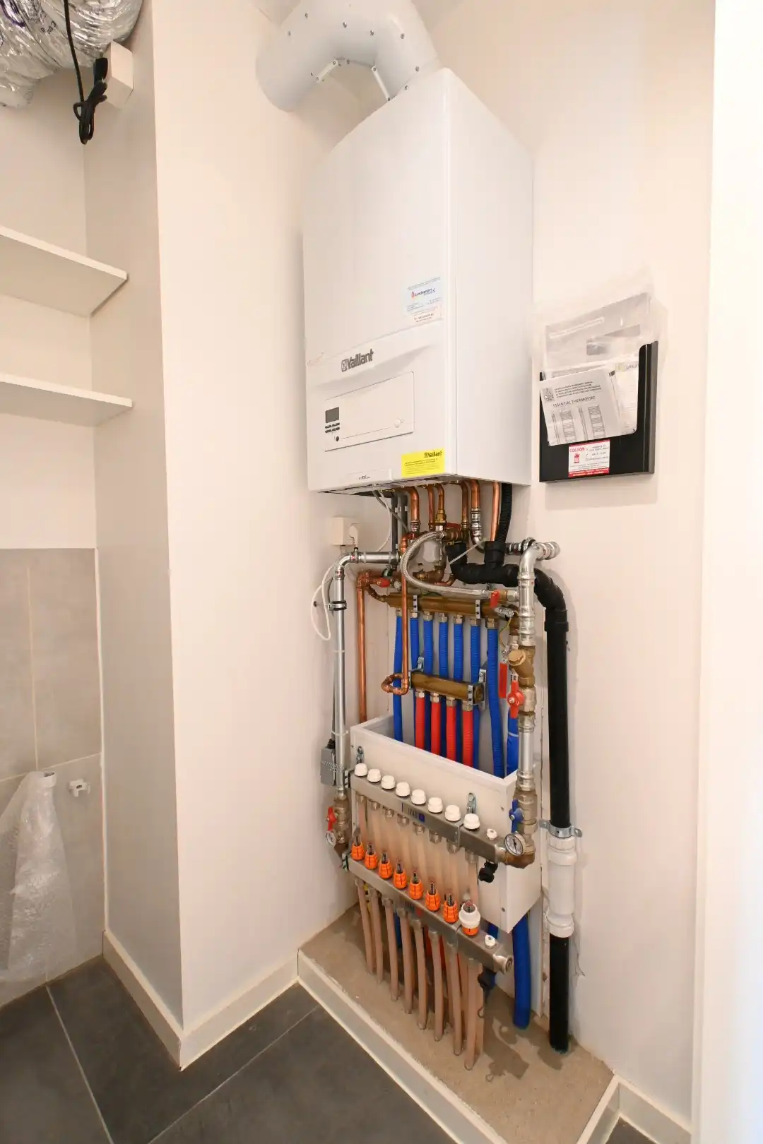Knap recent appartement met 2 slaapkamers en mooi uitzicht + autostandplaats foto 14