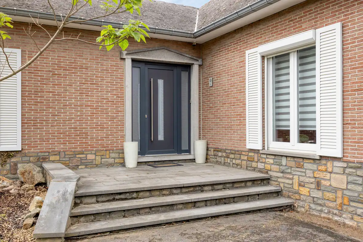 GELIJKVLOERSE WONING MET 3 SLK op 17A89CA NABIJ CENTRUM BILZEN. foto 6
