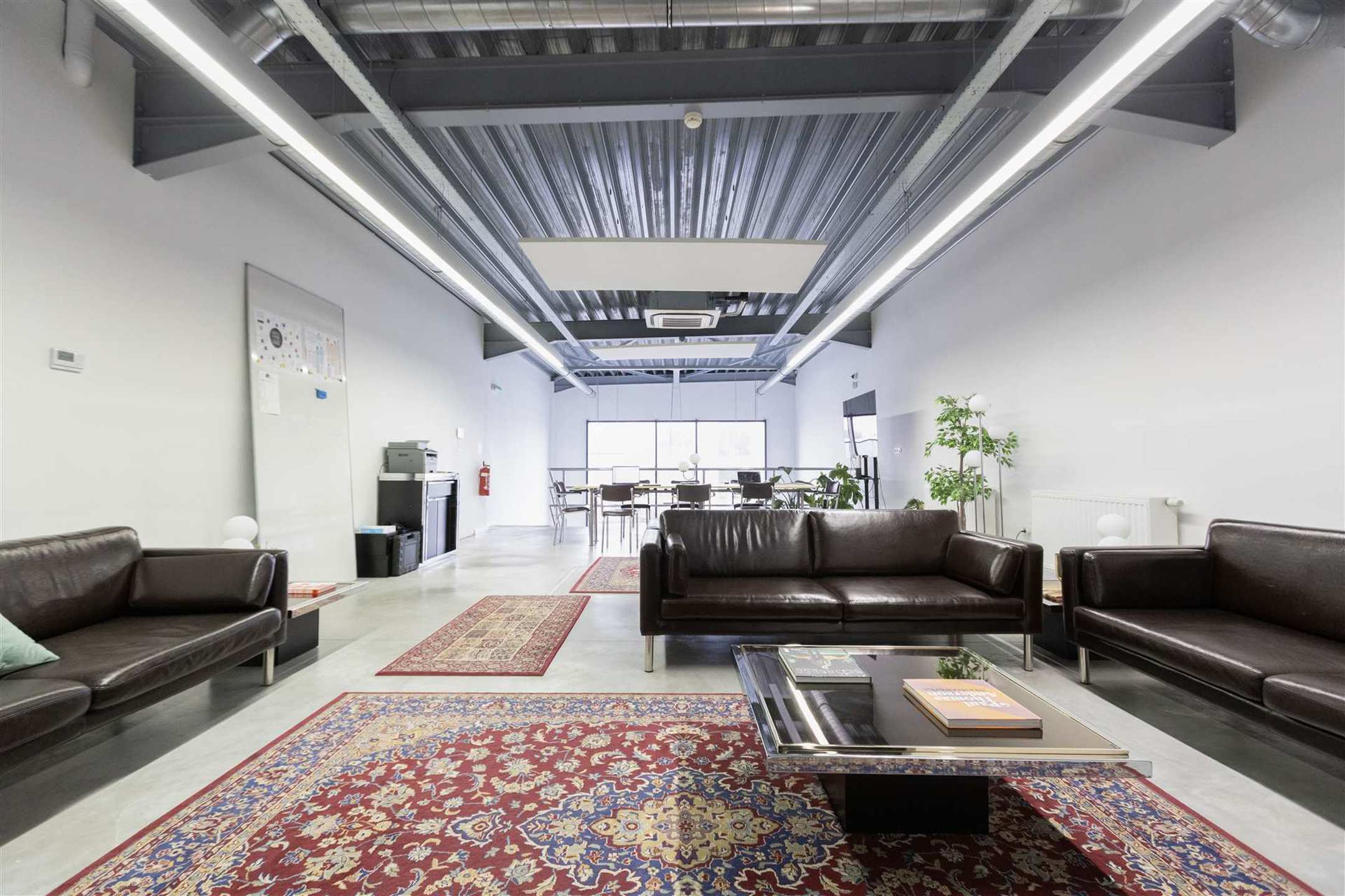 Moderne kantoor- en opslag ruimte foto 10