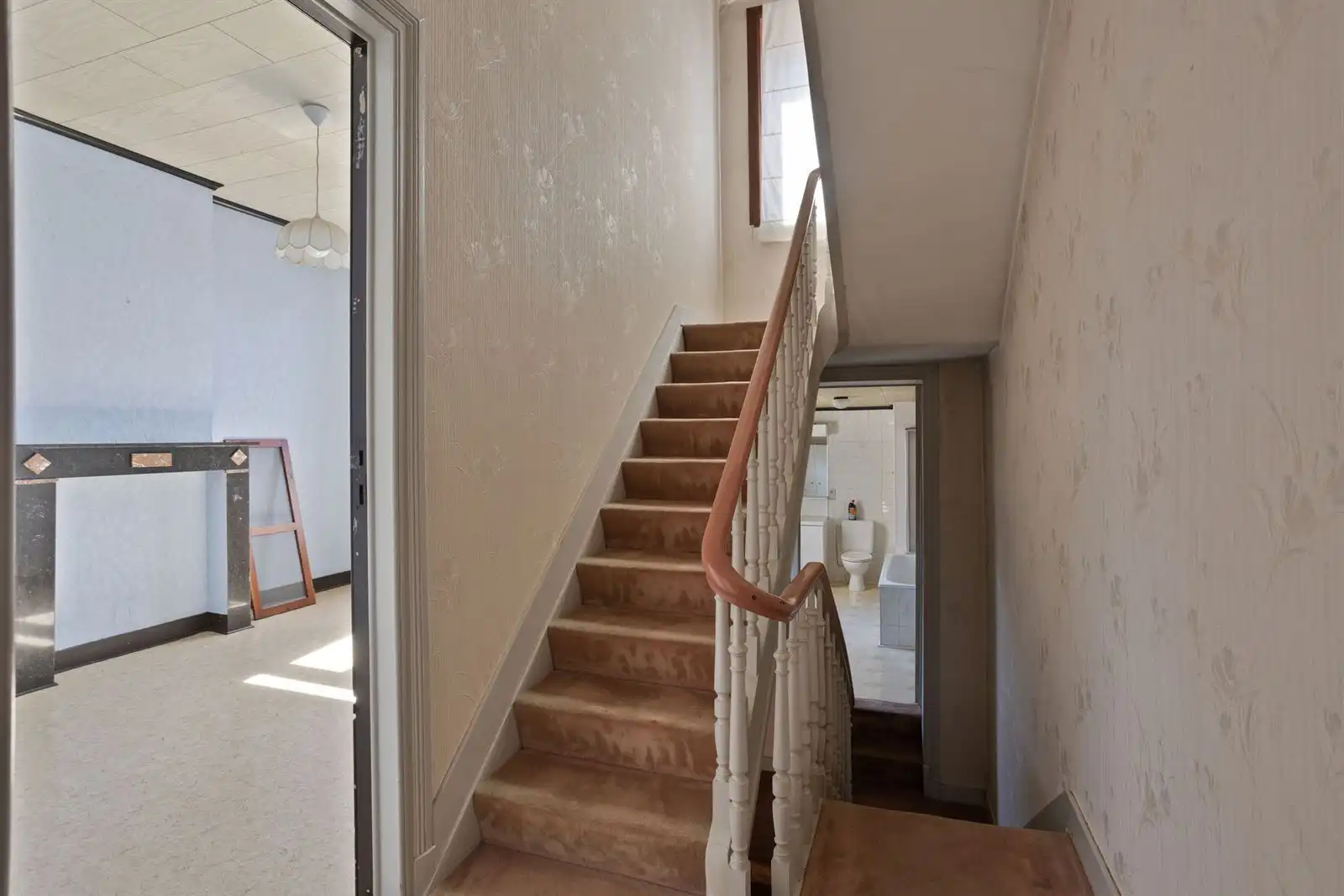 Woning met grote atelier(+/-205m²) te centrum Dworp foto 16
