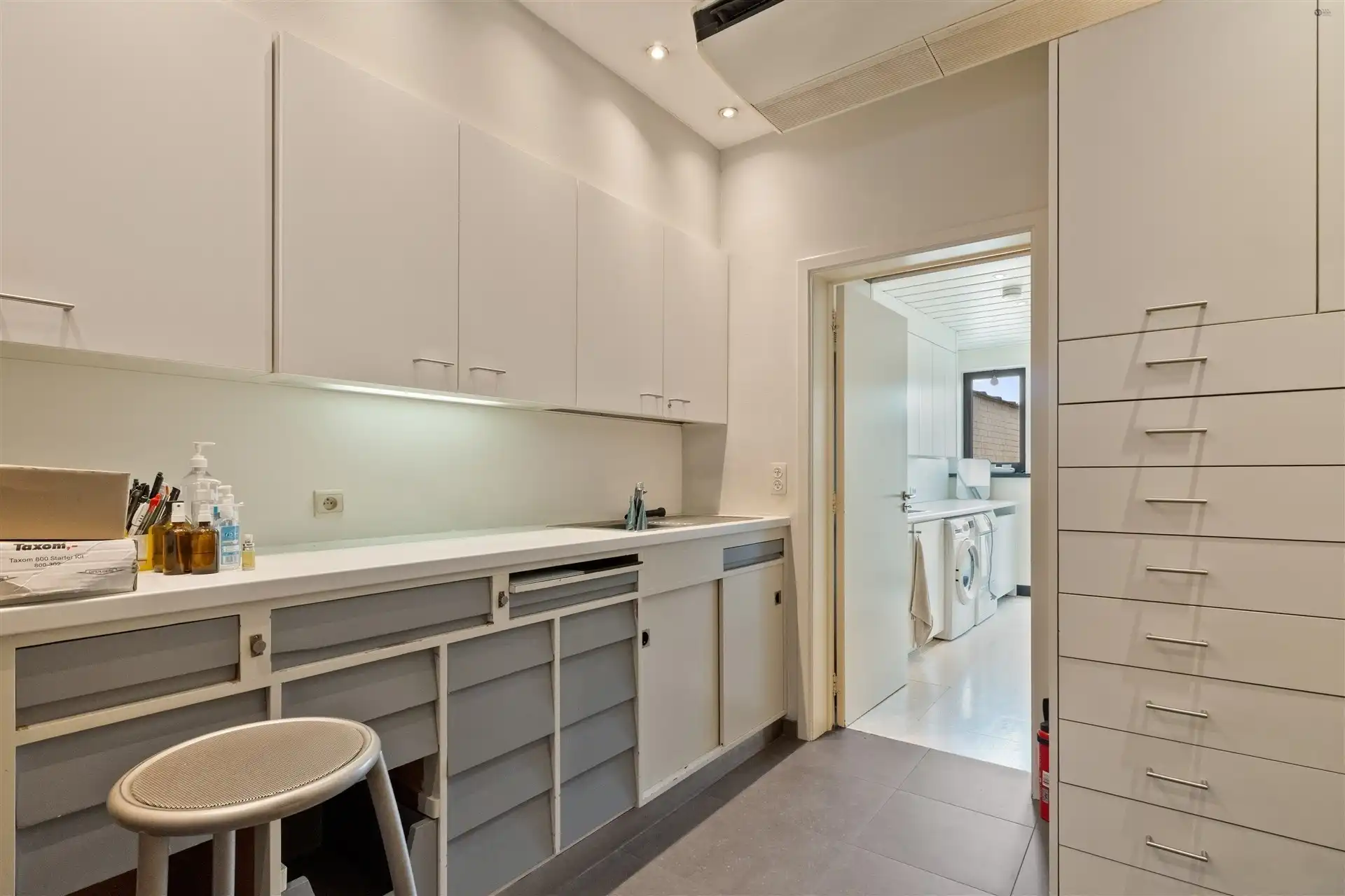 centraal gelegen pand met veel potentieel foto 14