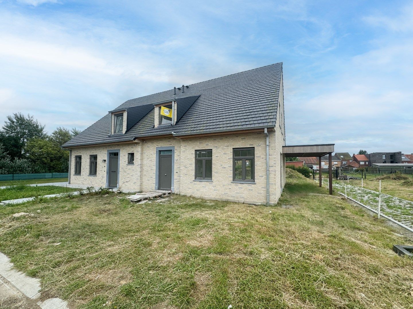 Prachtige halfopen nieuwbouwwoning met 3 slaapkamers in Houthulst foto 2