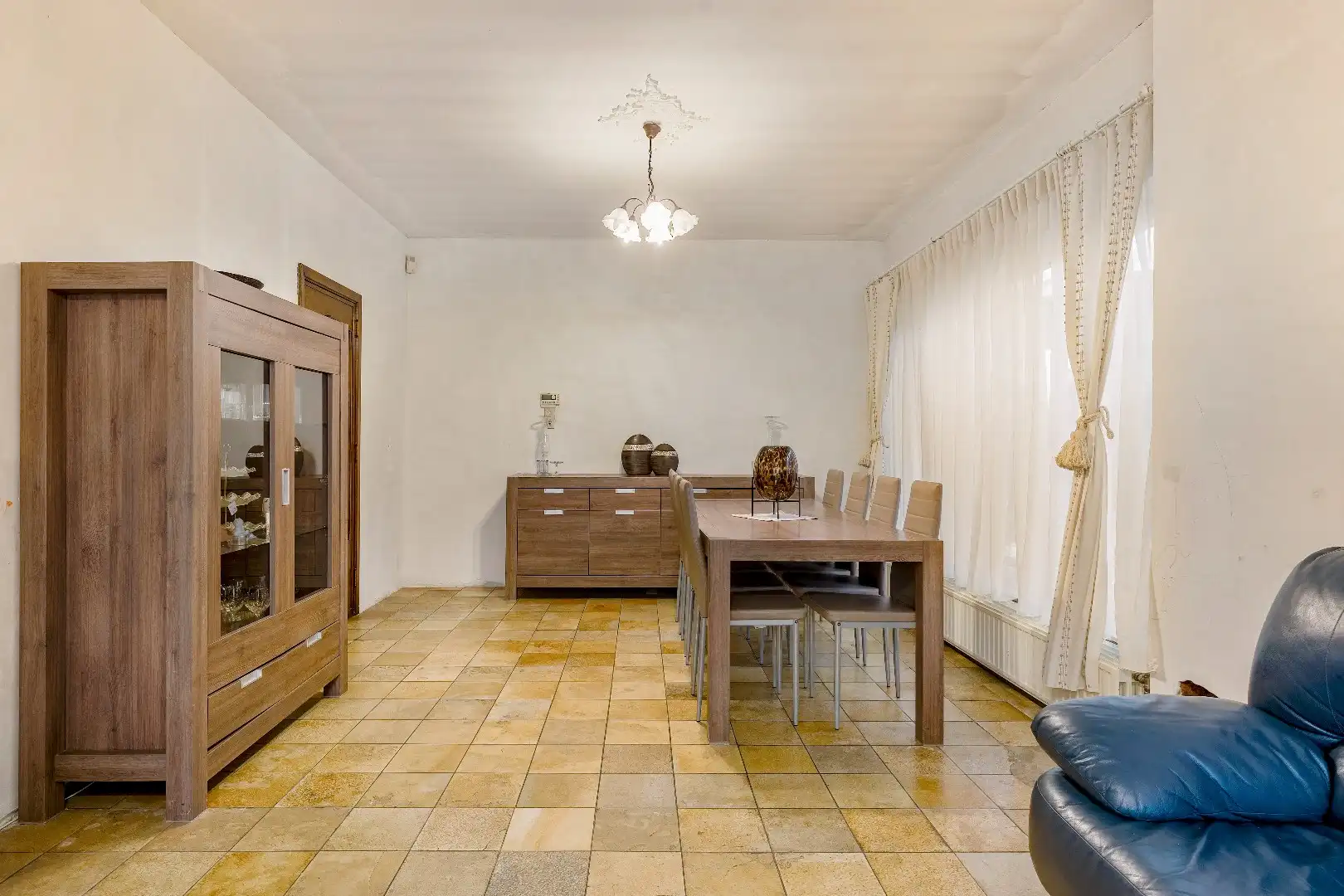 Op te knappen karakteristieke hoekwoning, 4 slpk, (EPC-label C) gelegen aan het Haspengouwse landschap. foto 20