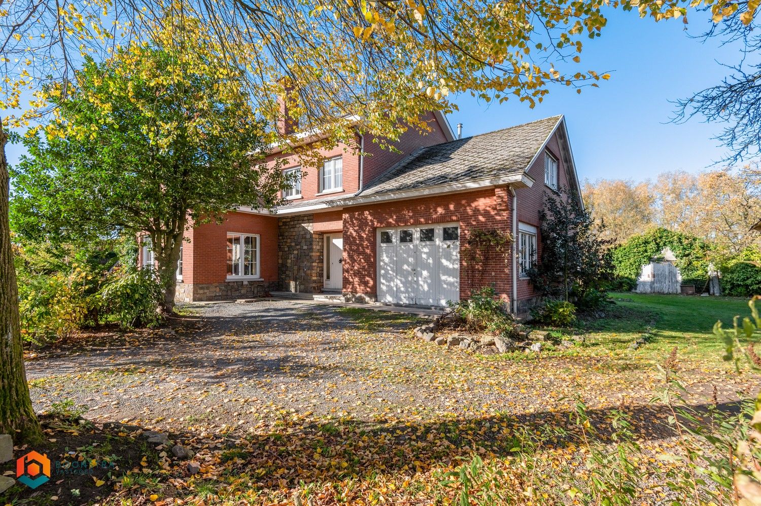 Hoofdfoto van de publicatie: Te renoveren villa met 5 slpkrs op een perceel van 3908 m² te Meise