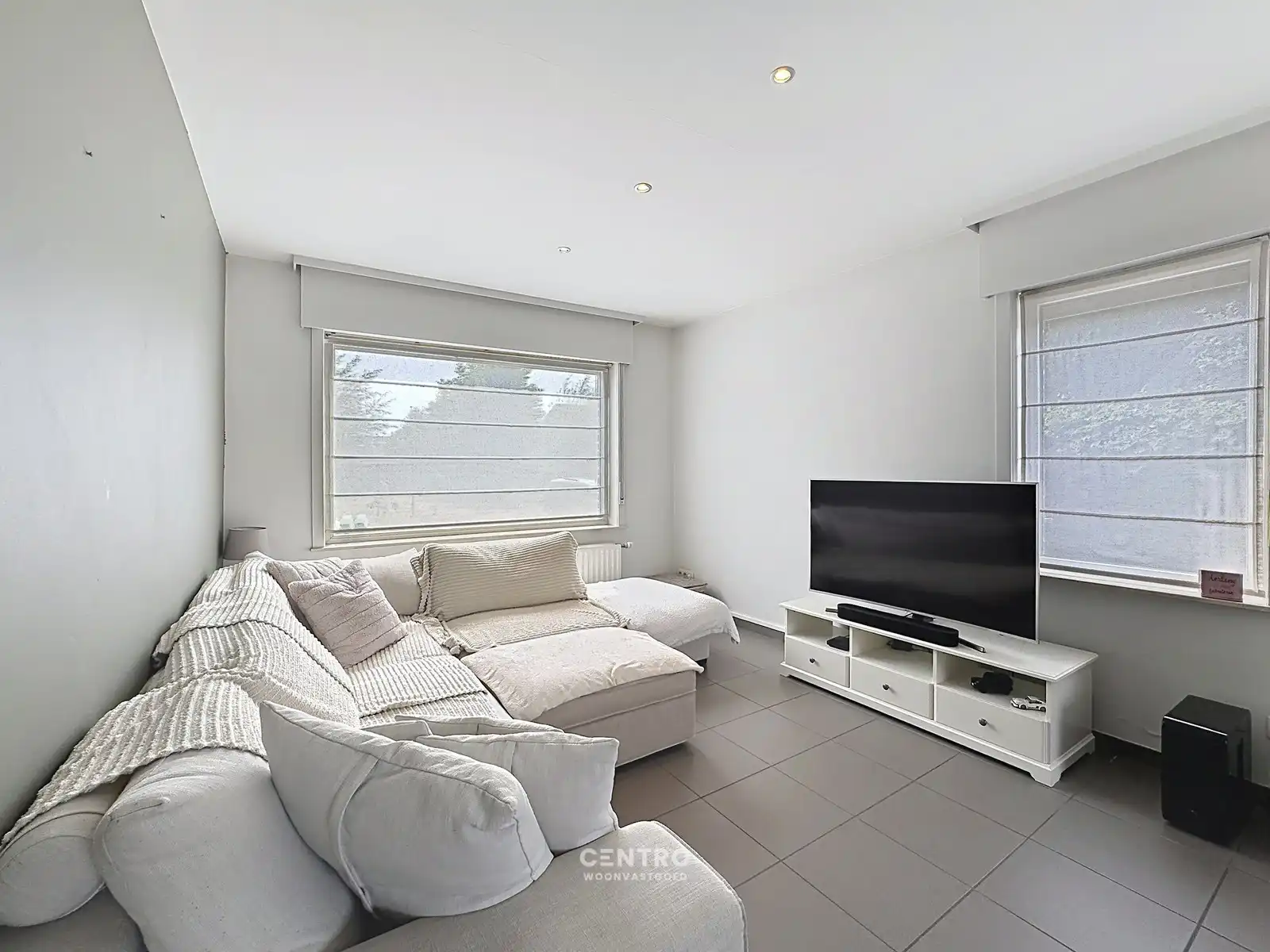INSTAPKLARE woning met 4 slpks en ZUIDger. tuin! foto 3