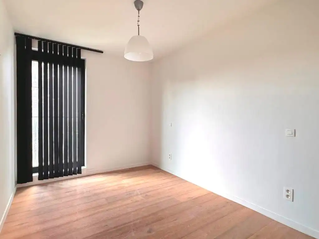 Luxueus en ruim recent appartement met 3 slaapkamers en 2 badkamers. foto 14