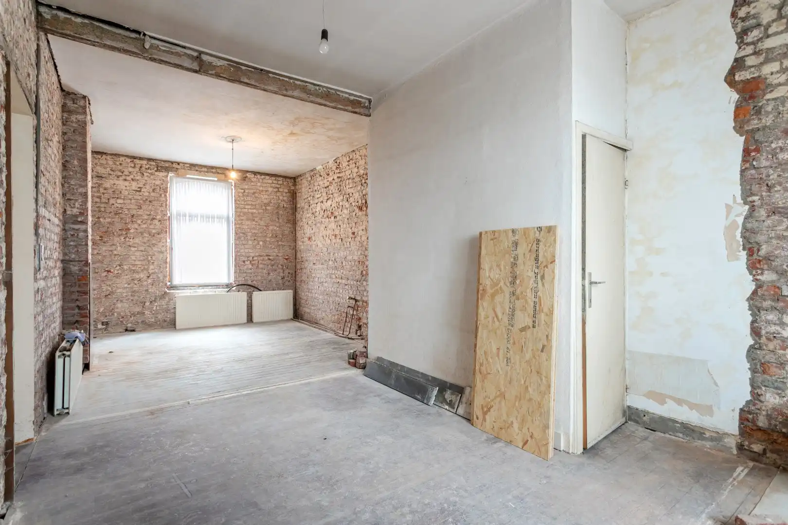 Deels gerenoveerde woning met tuin en garage op gunstige ligging te Halle foto 22