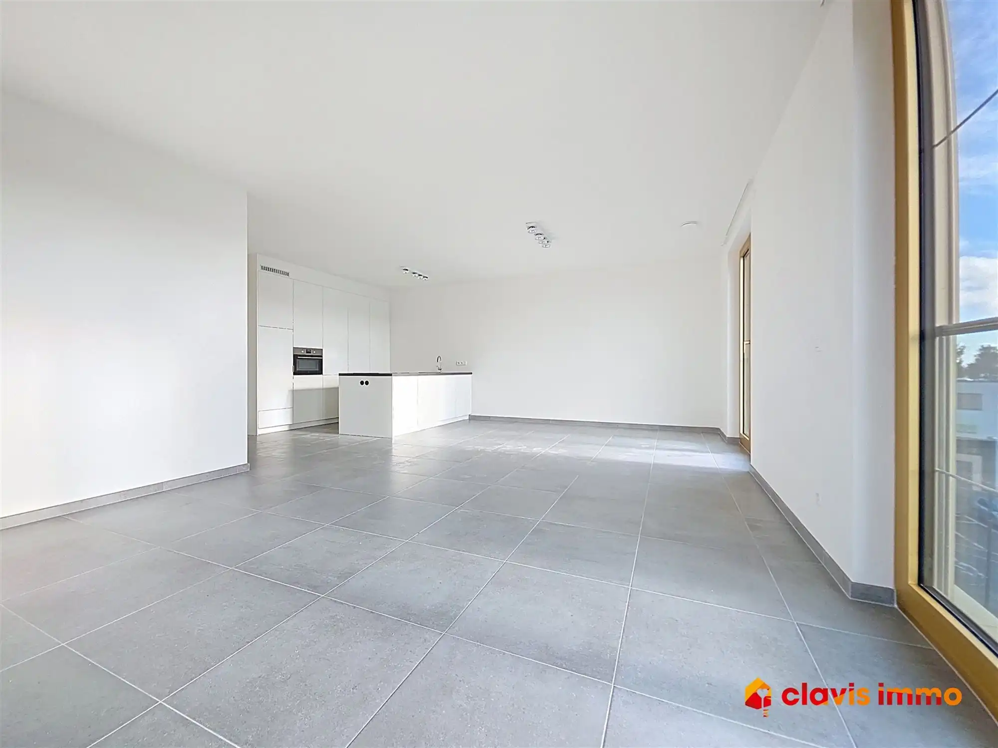 Appartement met terras en parking foto 8