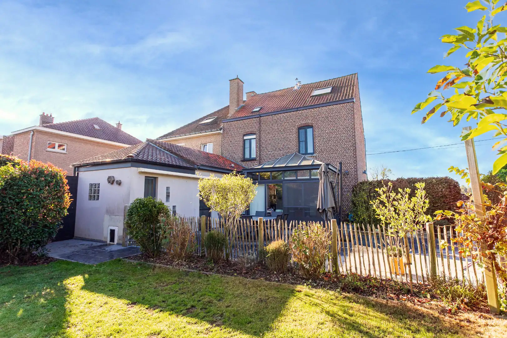 Instapklare driegevelwoning met 4 slpk te Lembeek foto 15
