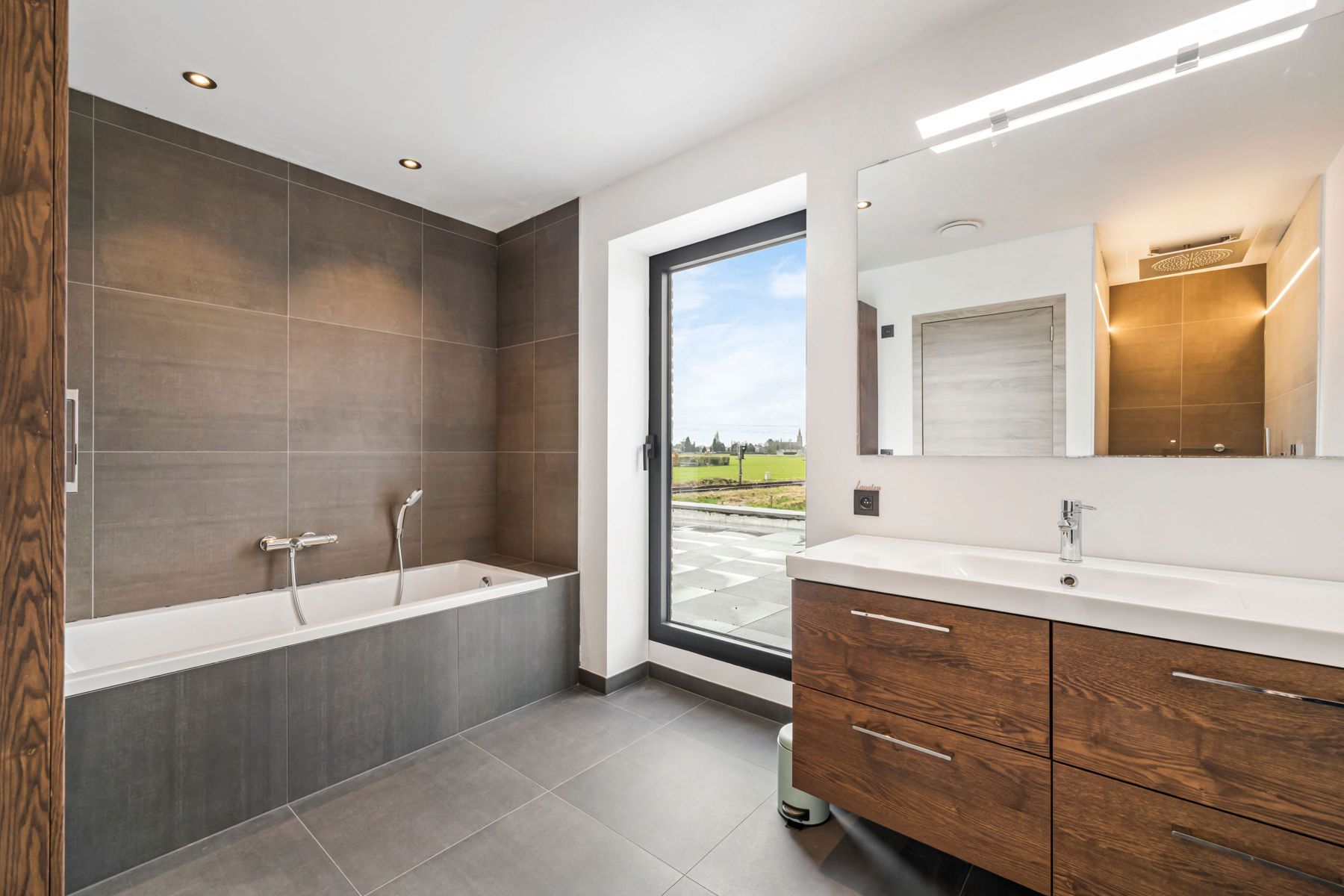 BEN OPEN BEBOUWING mét dubbele garage en afz. extra garage foto 17