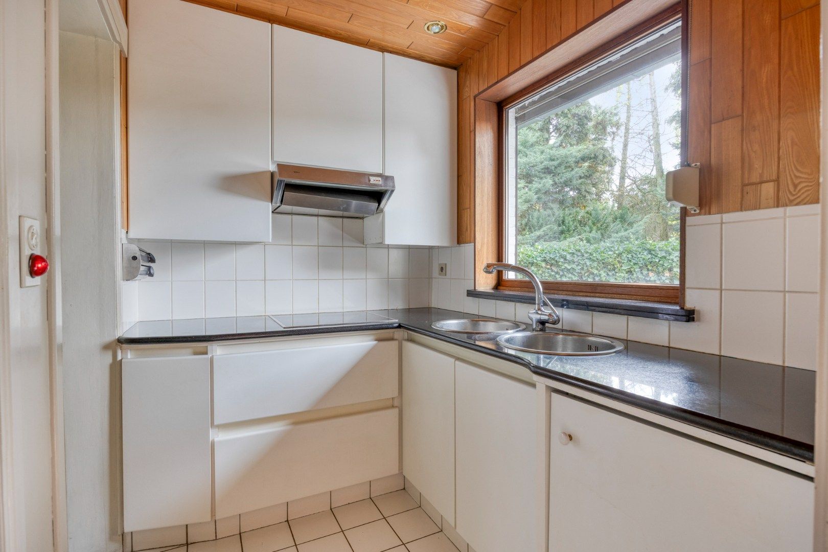 Te renoveren woning met 4 ruime slpks en praktijkruimte op 493 m² te St.-Jozef-Olen ! foto 10