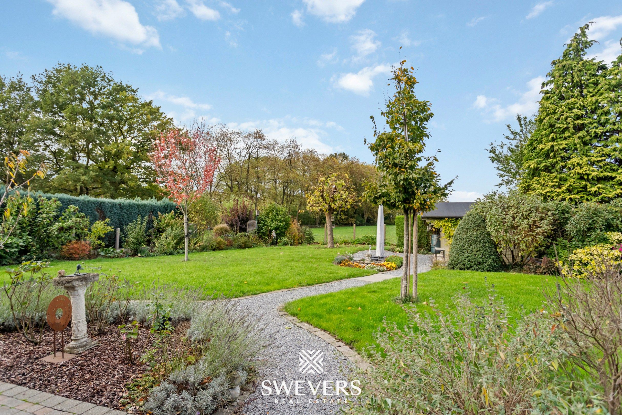 Ruime instapklare gezinswoning met 4 slaapkamers in rustige straat vlakbij Hasselt foto 27