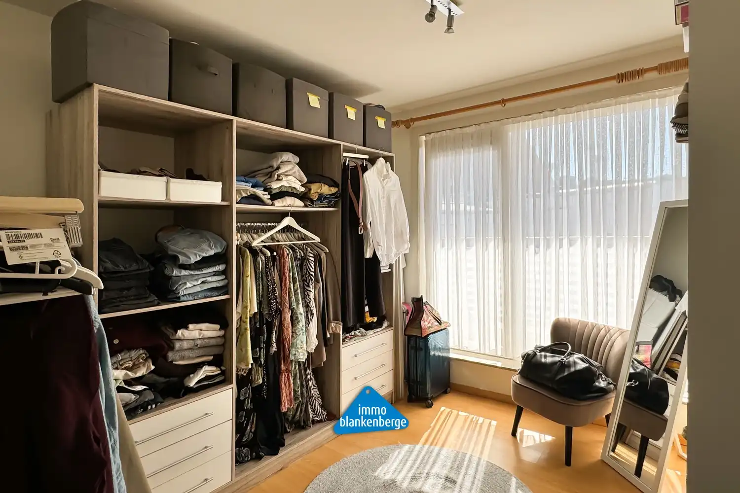 Ruim en modern appartement met twee slaapkamers foto 14