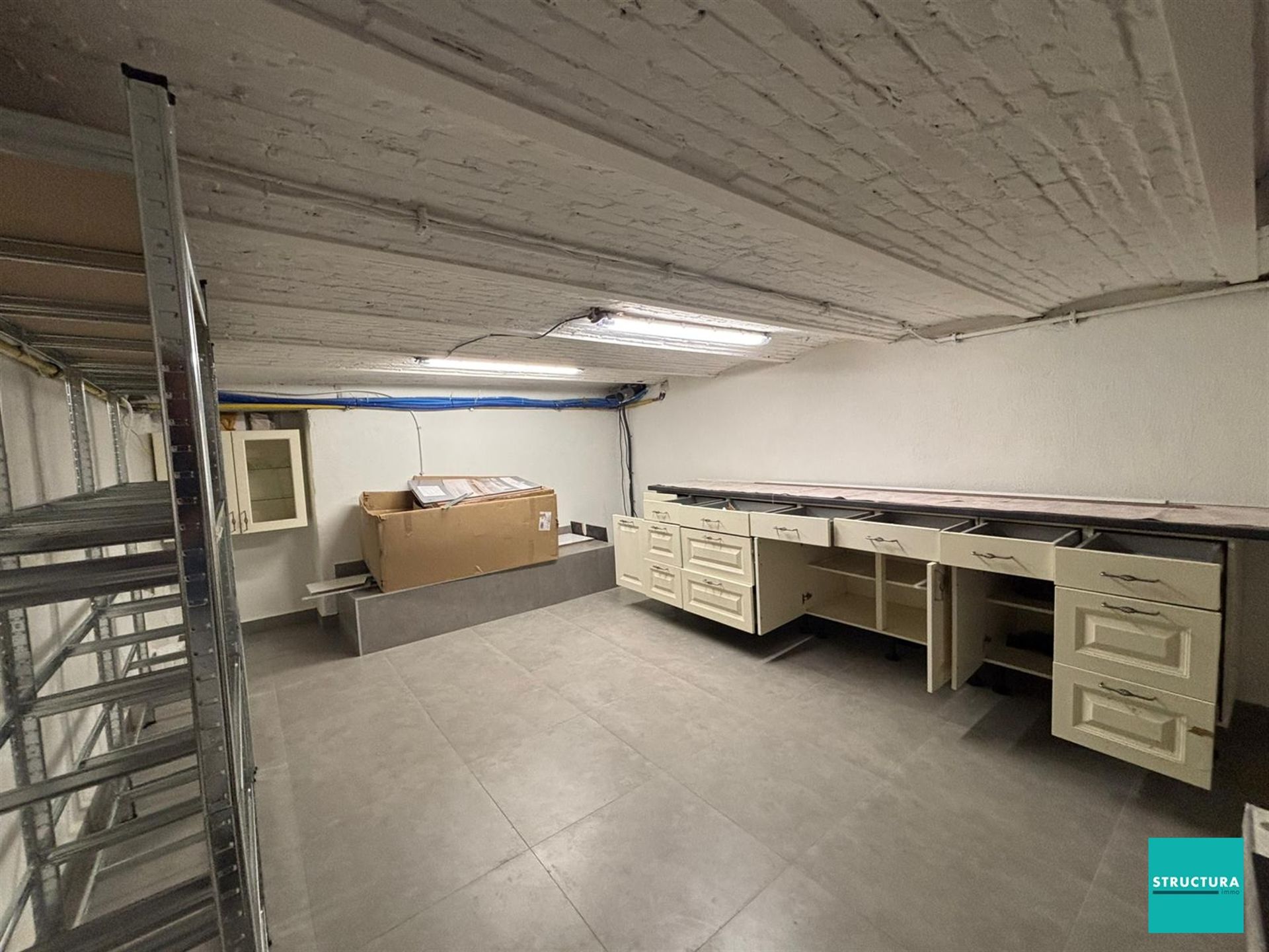 Volledig gerenoveerde, ruime woning met vlotte bereikbaarheid! foto 31