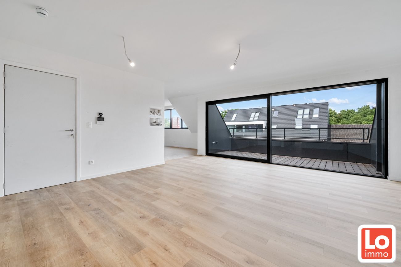 Prachtig ruim appartement (+/-110m²) met 2 slpk en ruim terras foto 2