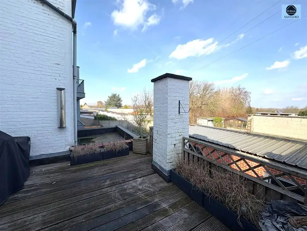 ZEER GOED GELEGEN, MOOIE WONING MET GARAGE foto 13