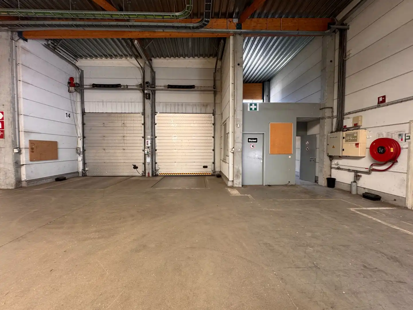 Logistiek magazijn (4.025 m²) op amper 2 min. van de A10 foto 9