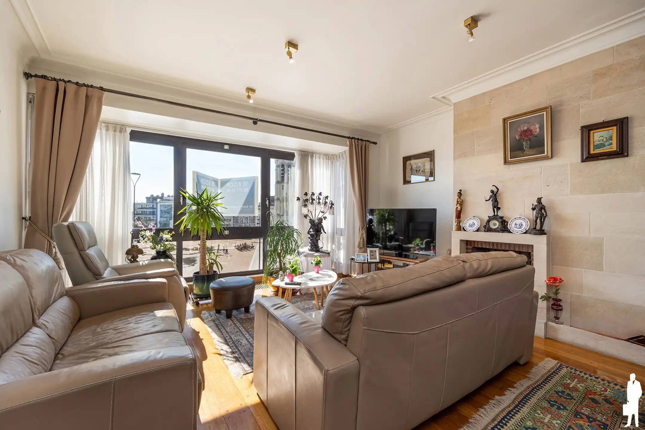 Ruim appartement met 2 slpk en 3 terrassen aan de Grote Markt foto 6