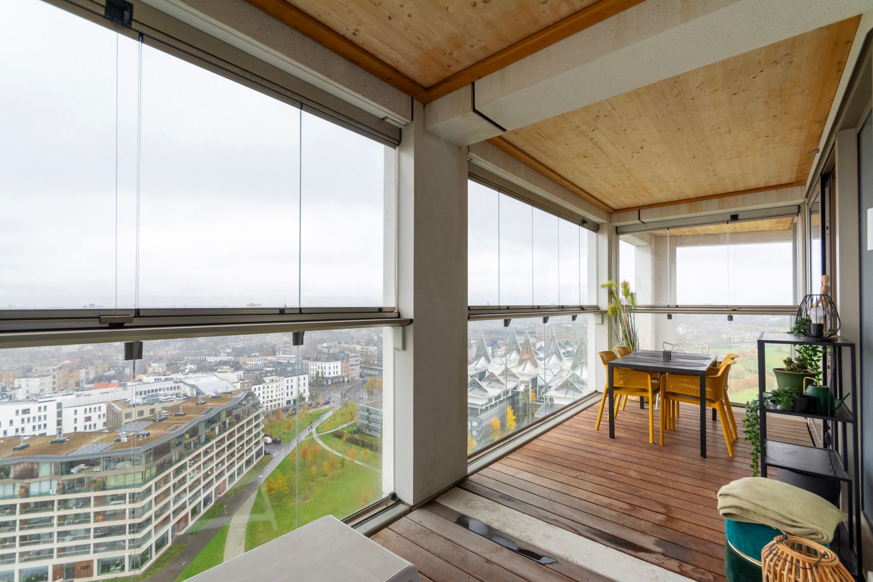 Lichtrijk 2 slpk app. met groot terras en zicht op park foto 10