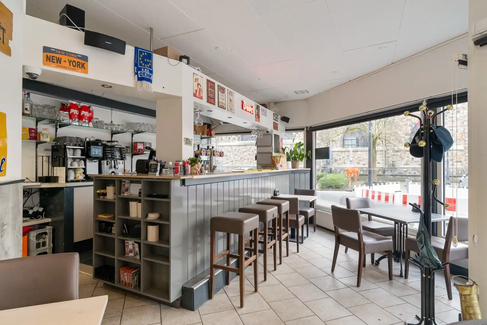 INVESTERINGSKANS: VERHUURDE HANDELSRUIMTE OP TOPLOCATIE IN HOUTHALEN-HELCHTEREN! foto 3