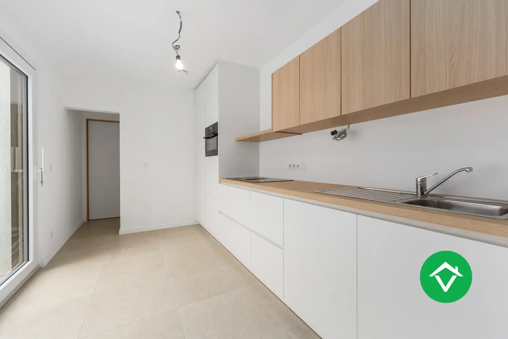 Volledig gerenoveerde woning (EPB B) met garage op topligging te Eernegem foto 9