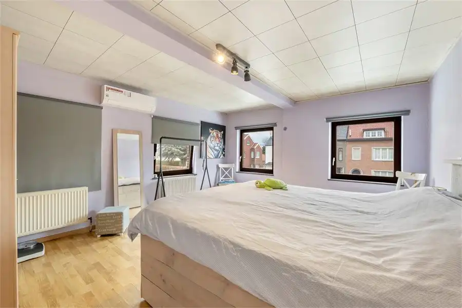 RUIM HANDELSPAND MET WOONST IN SINT-TRUIDEN foto 21