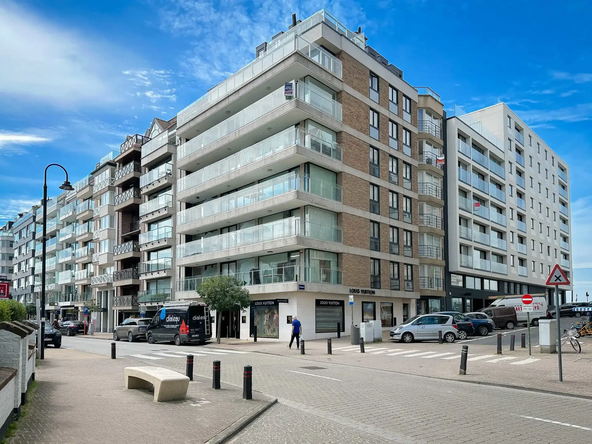 Zonnig appartement met zuidgericht terras op de Kustlaan foto 17