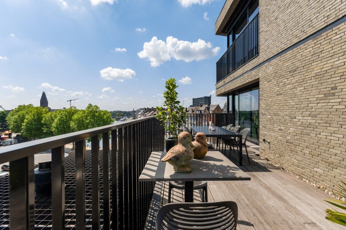 Mooi gelegen appartement langsheen het water met terrassen en parkeerplaats te Gent foto 18