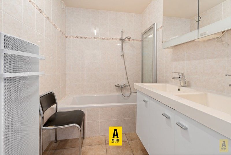 Instapklaar appartement op toplogging! foto 11
