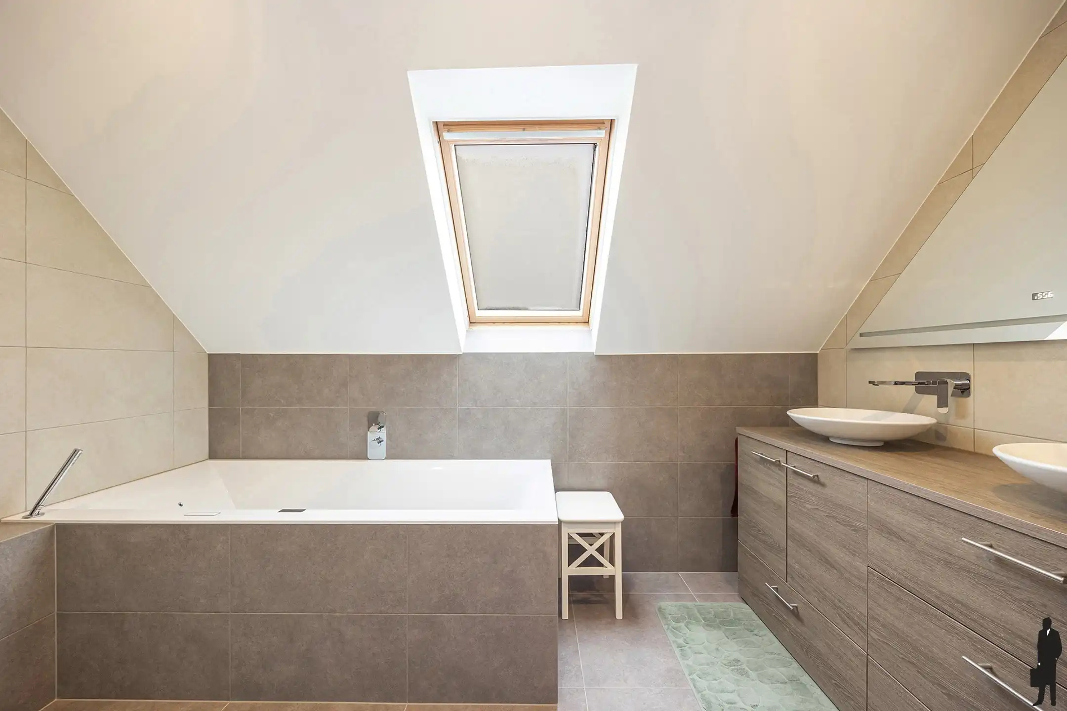 Instapklare gezinswoning met 3 slpk, tuin, garage & carport  foto 12