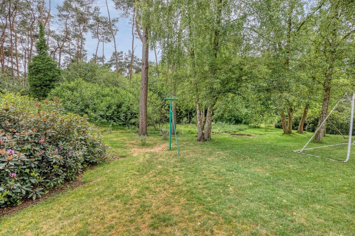 Rustig gelegen woning met oa 4 slpks op een mooi breed perceel van 21 are. foto 27