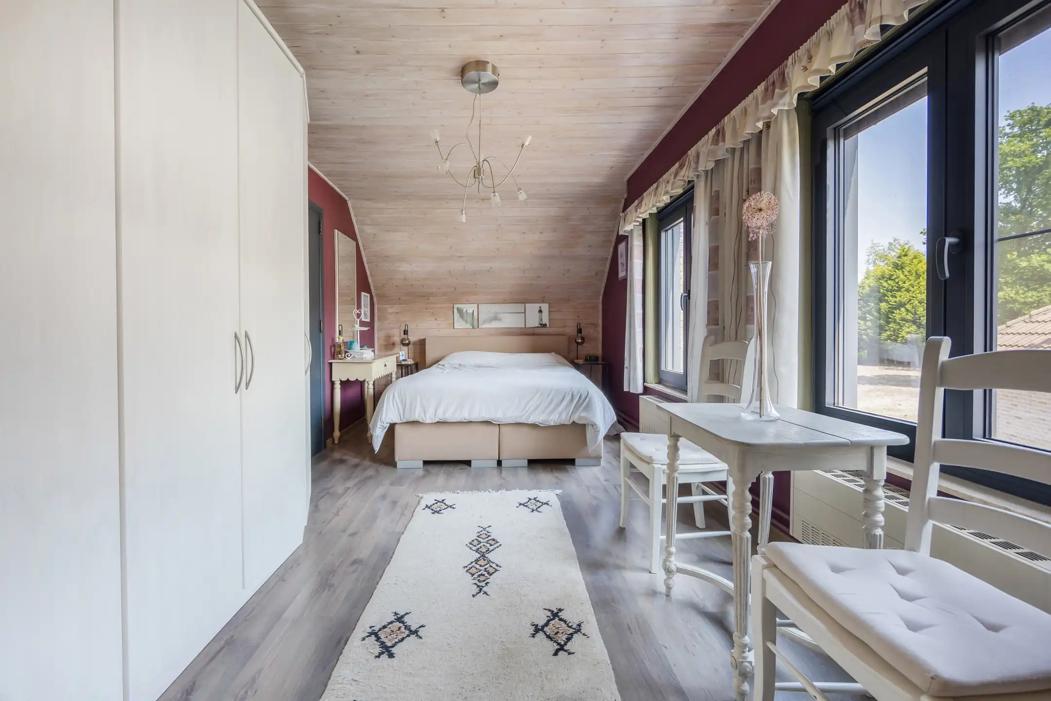 Charmante woning met uitzicht op blijvend groen foto 19