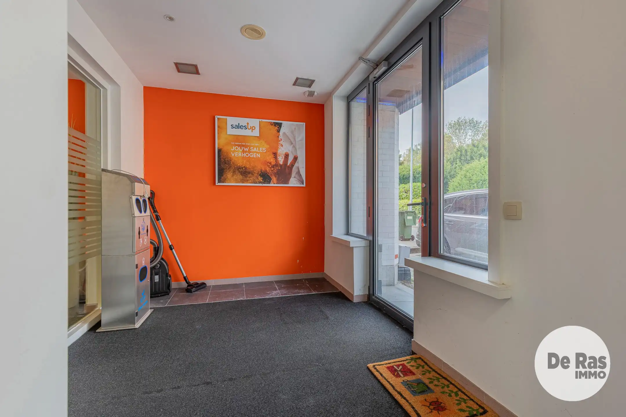 MOORSEL– Multifunctioneel handelspand van +/- 300 m² en tuin foto 4