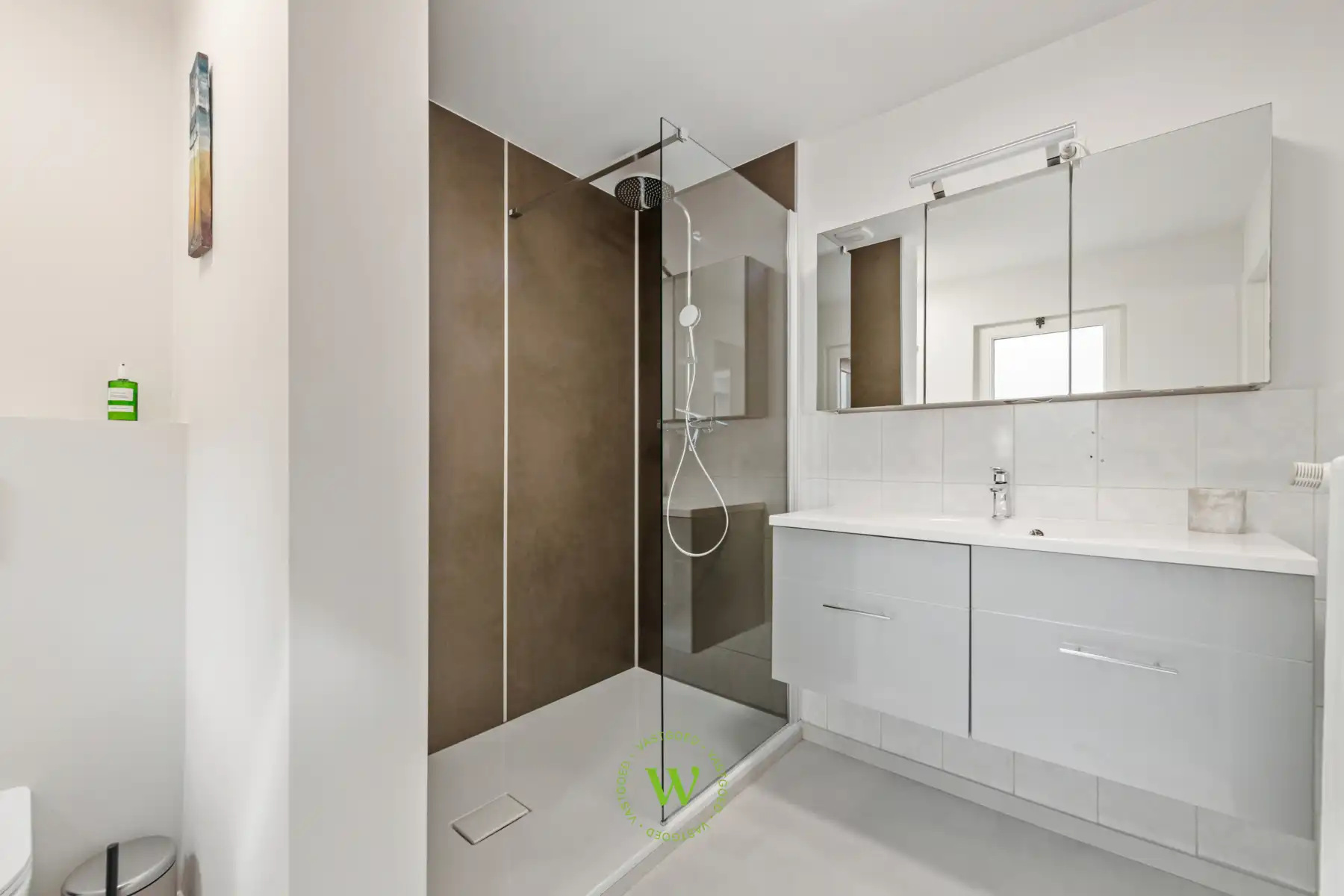 Lichtrijk gelijkvloers appartement met private inkom foto 16