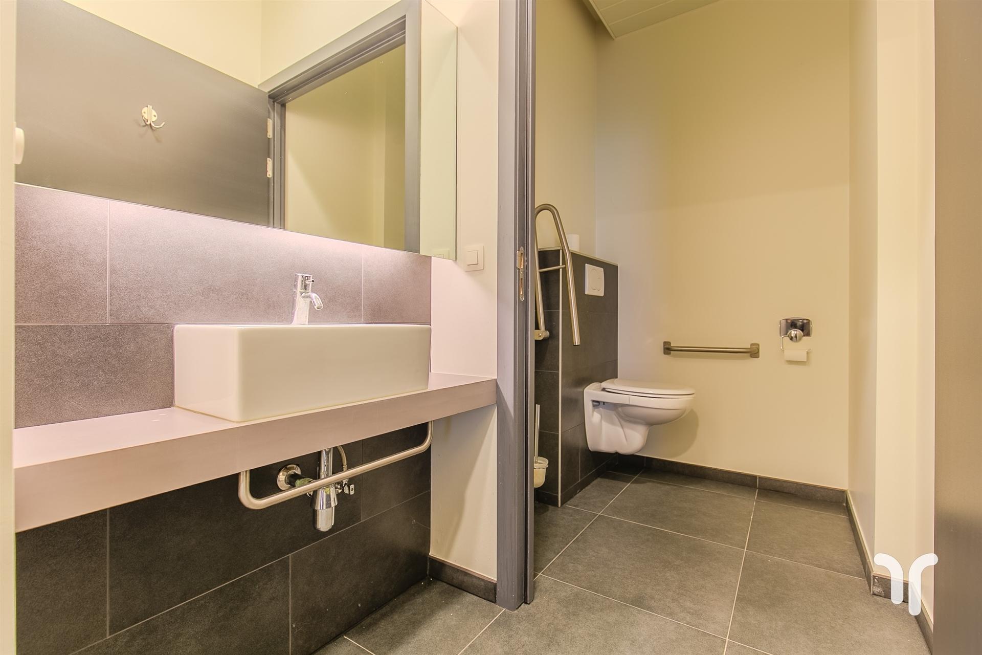 Commercieel gebouw foto 12