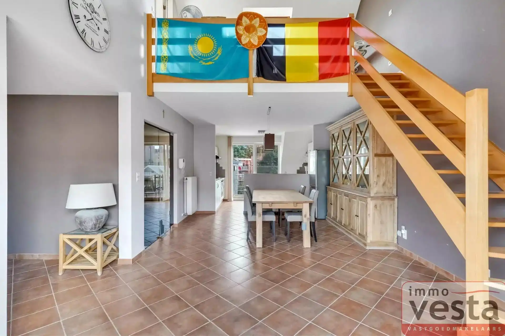 Ruim appartement in Sint-Truiden foto 4