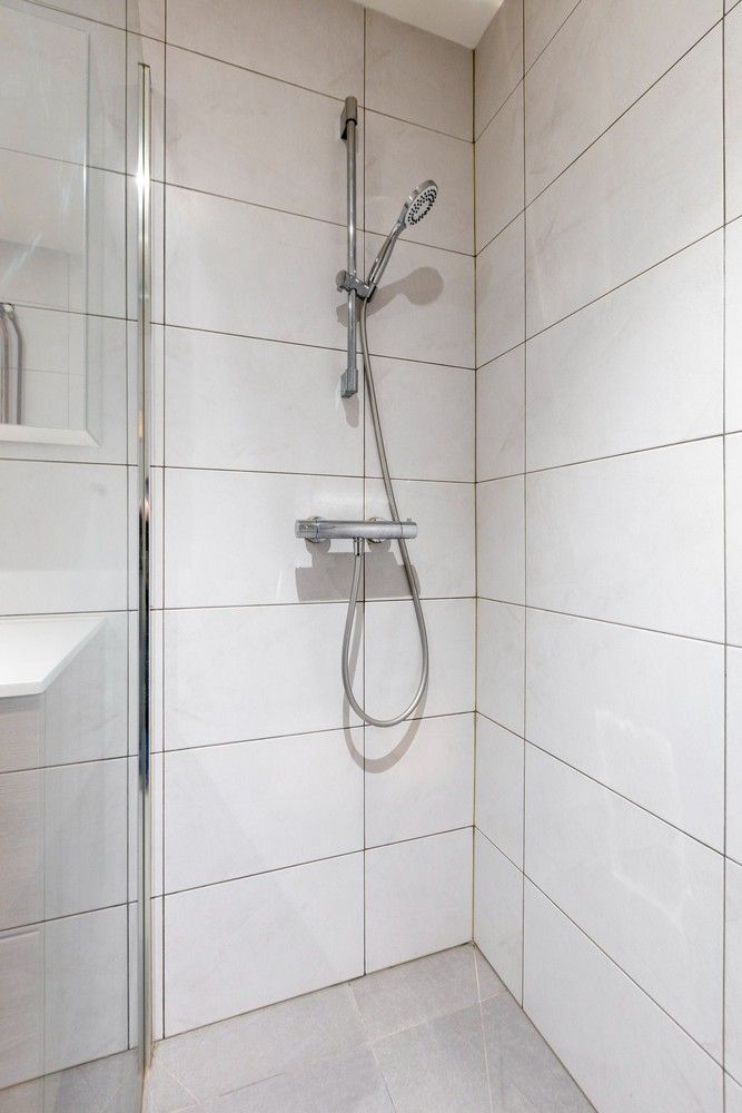 Te renoveren rijwoning met veel potentieel in hartje Genk foto 9