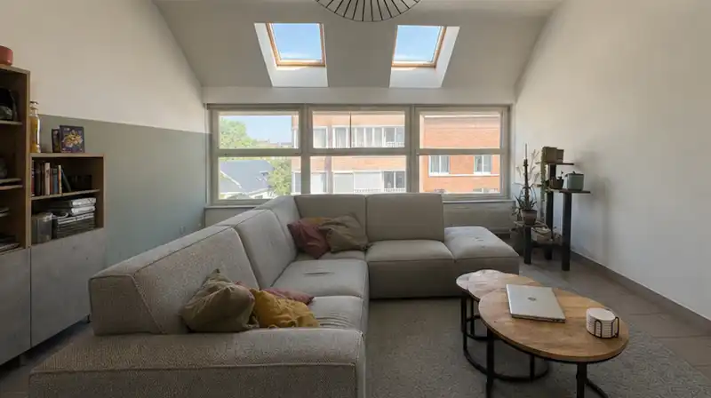 Ruim duplexappartement met 2 slaapkamers op toplocatie aan Sint-Jacobs foto {{pictureIndex}}