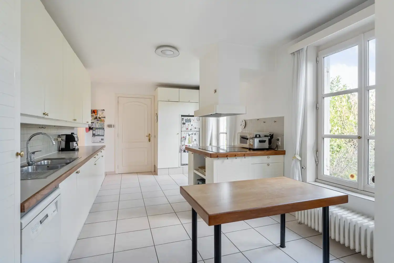 Residentieel gelegen villa met 4-5 ruime slaapkamers/bureau , 2 badkamers, 2 garages en een tuin op een perceel van 11a 71ca te Winksele gemeente Herent. foto 11