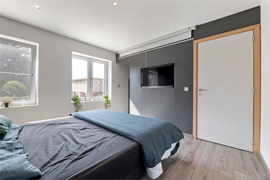 RENOVATIEPROJECT MET POTENTIEEL EN REEDS VERNIEUWDE VERDIEPING IN HARTJE KORTENAKEN foto 26