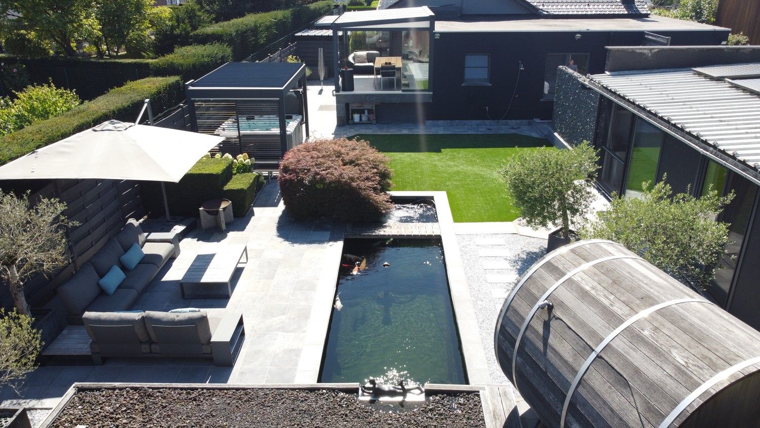 Gerenoveerde woning met bijgebouw en prachtige tuin! foto 16