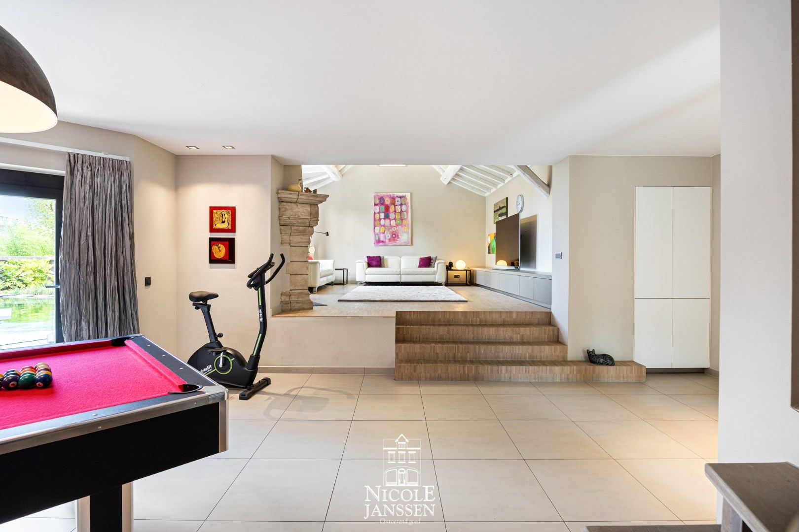 Exclusieve, authentieke villa met binnenzwembad op een rustige locatie foto 7